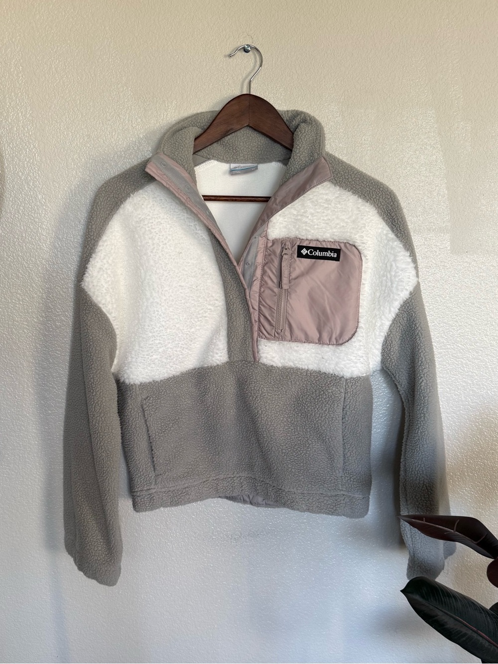 Columbia Women's Gray, White & Pink Fleece Pullover